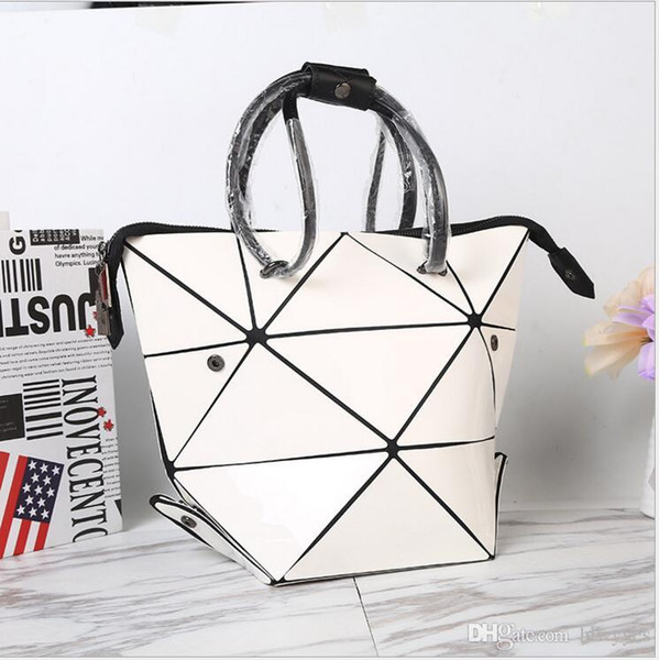 2018 New pure color female bag is folded in monochrome handbag with large capacity and changeable PU cross-body bag