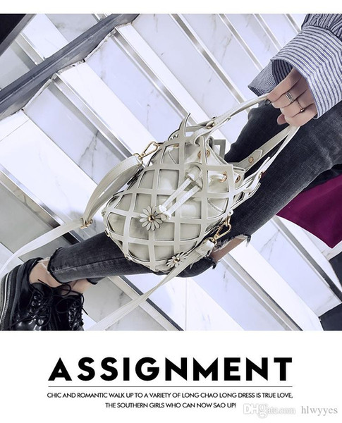 Wholesale 2018 Summer New Fashion Style China Fashion Single Shoulder Bag Women's Bag With Hollowed Out Bucket Bag Handbag