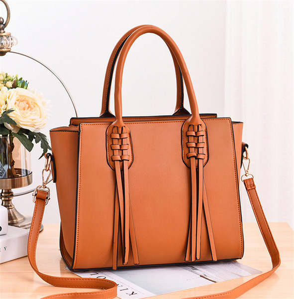 Fashion Women Handbag PU Leather Shoulder Bag Large Capacity Tote Bag Ladies Big Casual Bags Tassel Feminina