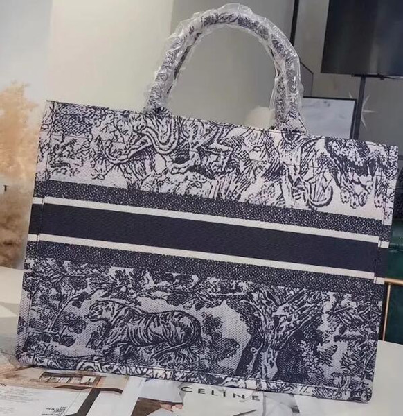 Totes bags 2019 brand fashion luxury designer bags Printed embroidered canvas handbags shopping bag batch Size: 42*34*18 cm