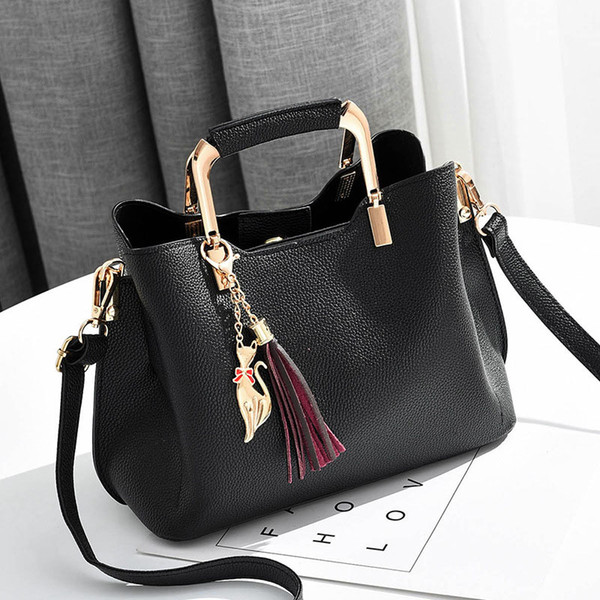 2019 new brand fashion cat pendant ladies handbag shoulder Messenger bag high quality handbag diagonal cross explosion girl personality smal