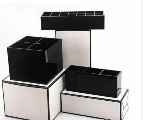 2019 New classic CC Acrylic Toiletry Storage Box Cosmetic Accessories Storage Boxes Women Exquisite Makeup Tools Organizer vip gift