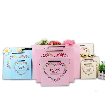 Cute Fresh Love High Quality White Cardboard Hand-held Paper Gift Bag Jewelry Bag Packaging Paper Bag Custom