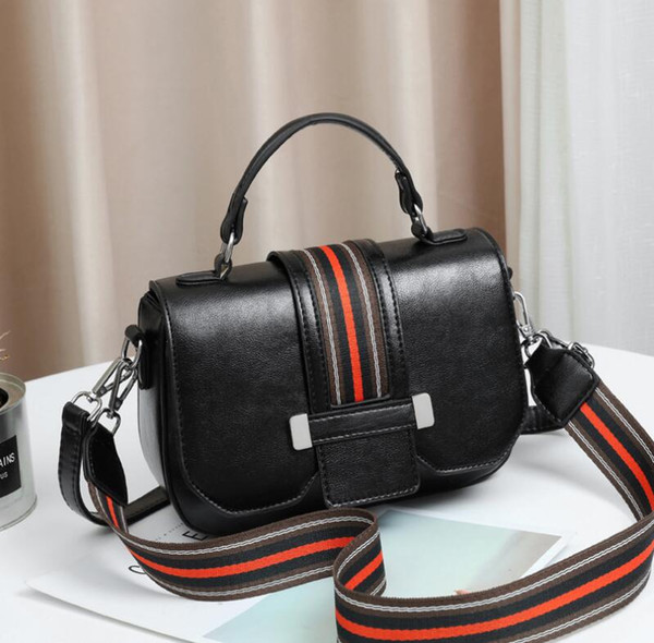 2019 hot women Cross Body Totes Shoulder Bags Duffel Bag Backpack BEE tiger Cosmetic Bags Evening Bags fashion women bag NO3022