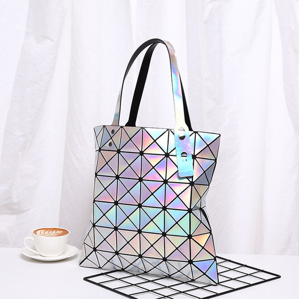 Designer-2019 Fashion new geometric handbag single shoulder bag leisure laser bag lady hot style folding bag