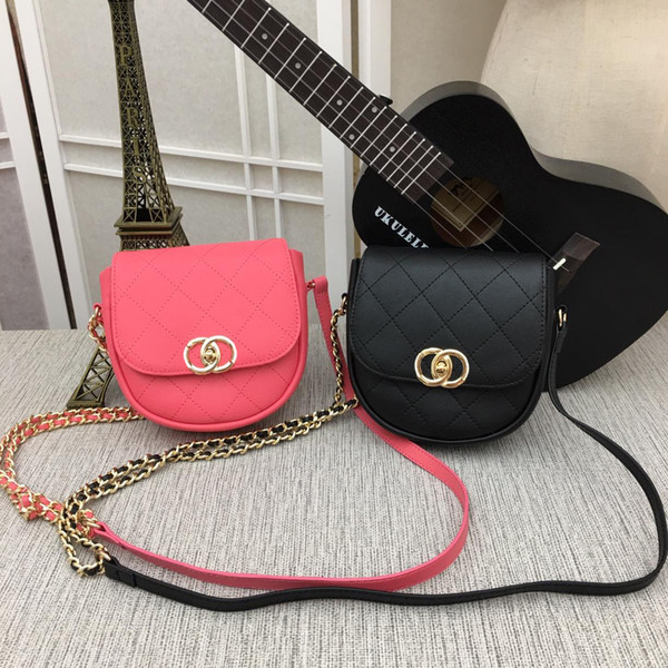 2019 new women's one shoulder diagonal bag black red messenger bag luxury brand handbag designer dinner fashion bag full package