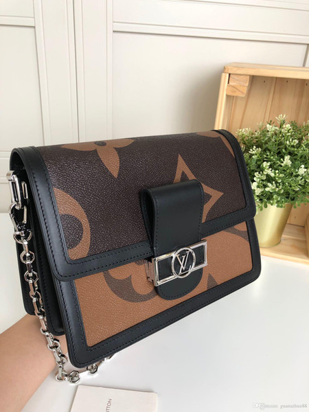 2019 new top leather lady Messenger postman bag cross-body slant Sling lady bag M44391 25*17CM