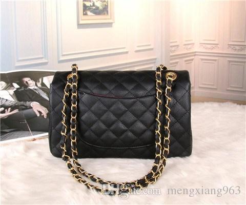 2018Black chain fashion classic ladies single shoulder bag, free delivery.