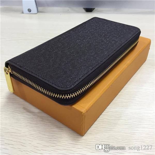 017Classic handbag, wallet in a variety of styles, zipper open and close, can hold banknotes, change and documents, size 19x10x1 cm