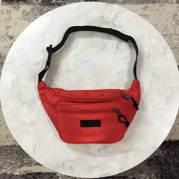 Designer-customized quality boobs for both men and women designer Fanny pack sporty casual style zipper opening two layers of large capacity