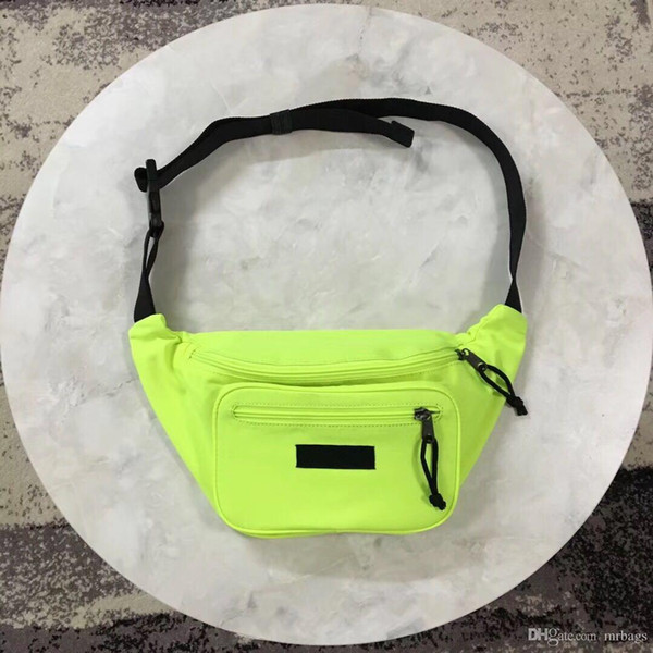 High-end customized quality boobs for both men and women designer Fanny pack sporty casual style zipper opening two layers of large capacity