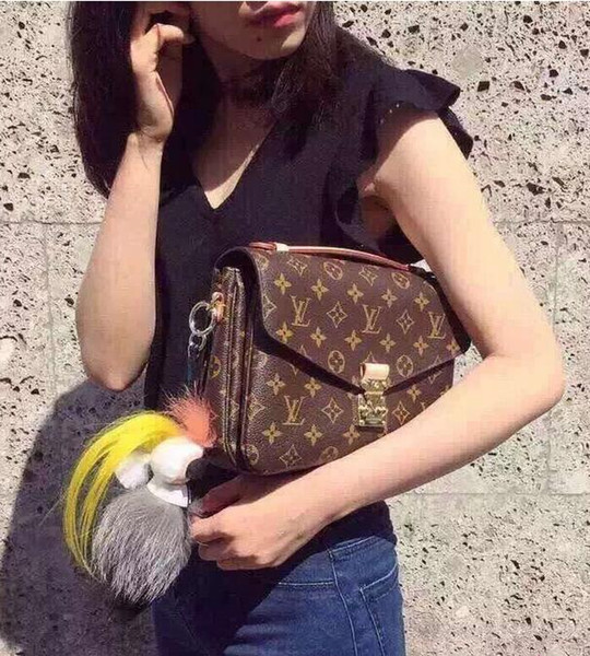 2018 new limited niche high - class feeling women's bag style small bag cross body texture simple and versatile