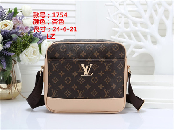 Famous Brand Logo DISTRICT Shoulder Bags Men's Designer Business Briefcase Messenger Bags Totes Man Handbags Luxury Clutch Totes
