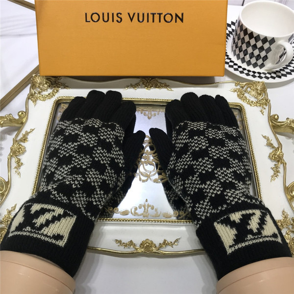 Winter Motorcycle Gloves for Men Women Outdoor Sports Cycling Gloves Fashion Winter Knitted Gloves with Packaging