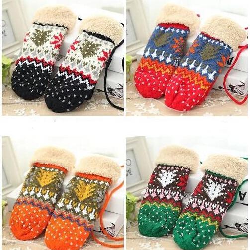 Autumn And Winter Christmas Tree Gloves Plus Velvet Thicken Mittens Hanging Neck Wool Knit Warm Gloves Christmas Gift