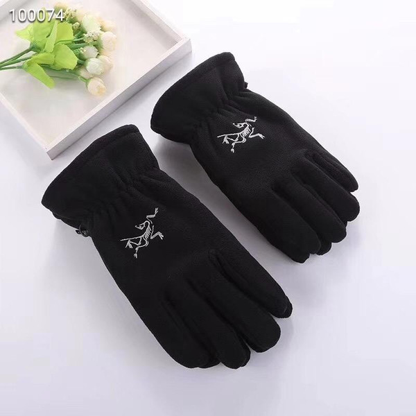 2019 New CANADA Brand High quality Wholesale Unisex Touch Screen Gloves Outdoor Sport Warm Full Finger Guantes Gloves Cycling Glove UA