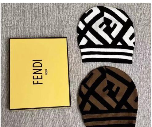 2019 Fashion Beanie Hats for Men and Women Knitted Wool Caps casual Beaniesembroidery Winter sport Caps top brown