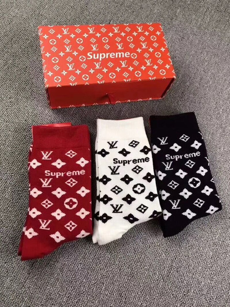 2019 SUP Socks Newest European Fashion Show L pattern Short stocks for Men women printing Embroidery Boxed socks 3pairs in one gift box