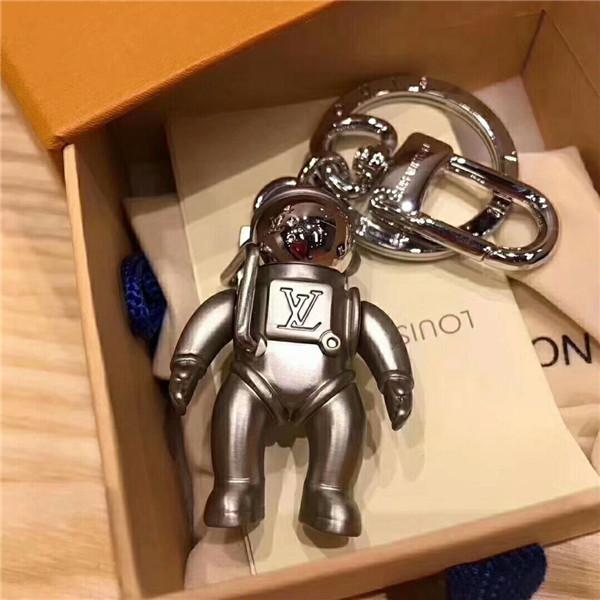 High quality alloy key chain latest design astronaut fashion brand car key chain fashion lady bag pendant, matching box