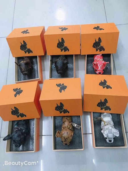 Fashion bulldog pendant design fashion male female fashion leather bag key chain pendant gift box packaging