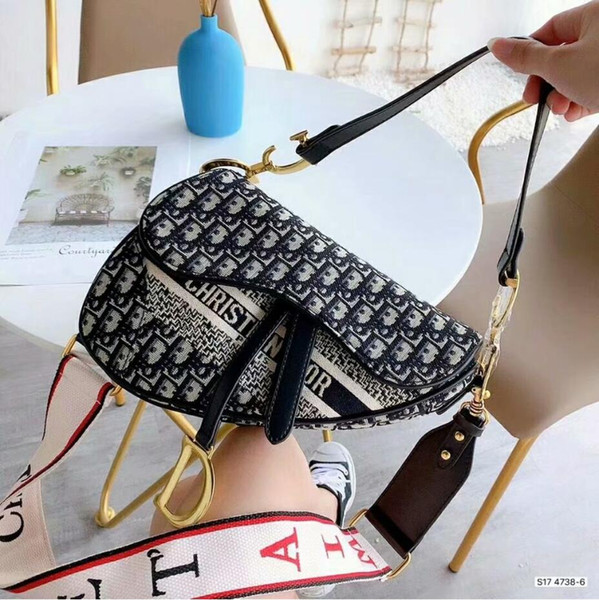 2020 Luxury Saddle Messenger Bag Counter Genuine Design Messenger Bag / Shoulder Bag Fashion Casual Wallet / Handbag