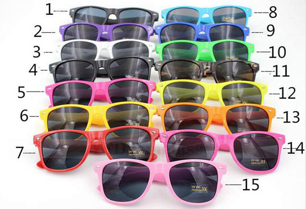 100pcs Womens and Mens Most Cheap Modern Beach Sunglass Plastic Classic Style Sunglasses