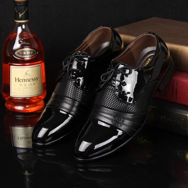 2018 New Man Dress Shoes Luxury Flat Men's Business Oxfords Casual Shoes British Style Black Brown Leather Derby Pointed Toes Big Size Shoes