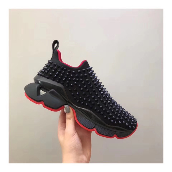 New stylish lover luxury designer shoes men and women Studded Sneakers unisex black and red bottom