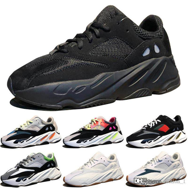 Kanye West Wave Runner Boots Grey Classic sneakersShoes for men s womens mens trainers Sneakers trainers outdoor designer Causal shoes