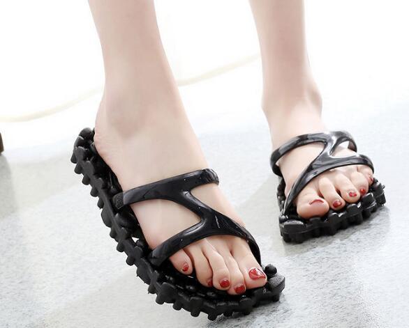 2022New sandal wear resistant bathroom men's slippers couples indoor water leakage anti skid massage women's sandals Massage slippers Shoes