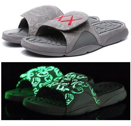 High Quality 4 4s KAWS Slippers Men Kaws XX Cool Grey Glow Slides Slippers Summer Beach Casual Fashion Sandals With Shoes Box