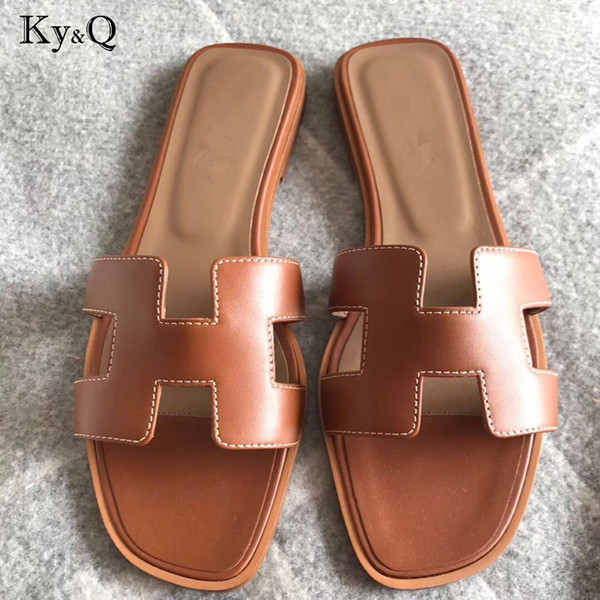 Brands Luxury slippers cut out summer beach sandals Fashion women slides outdoor slippers indoor slip ons flip flops