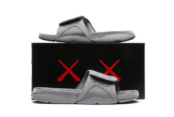 2018 Hot New KAWS 4s x Hydro Retroes 4 Cool Grey slippers IV sandals Slides basketball shoes sneakers Glow in dark size 7-12v 930155-003