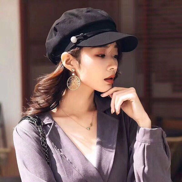 2019 ladies new beret. Brand designer models. Fashion matching, travel shopping sun hat. Fashion and leisure street style.