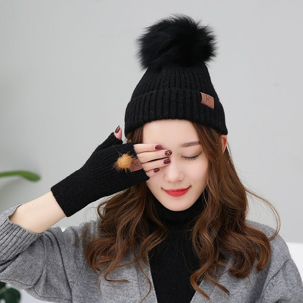 2018 autumn and winter, new knitted sweater, pure scarf, hat and gloves, three sets.