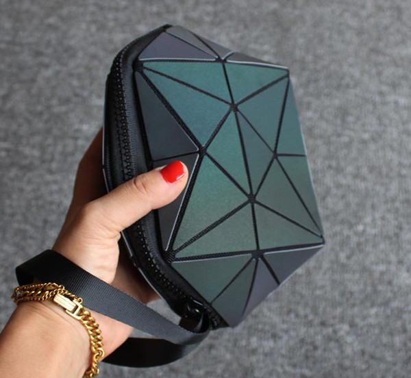 Luminous color irregular semi-circular cosmetic bag Geometric rhombic pattern shell-shaped geometric bag