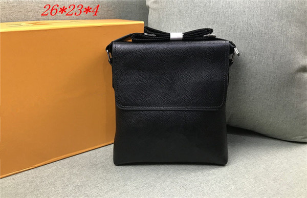 Luxury Black Briefcases Unisex Solid Color Shoulder Bags Fashion Bags France Brand Design Casual Messenger Bags 26x23cm