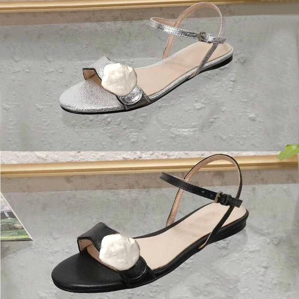 Classic lady sandals Buckle Metal buckle leather Flat bottom Beach slippers Designer's Luxury Brand Women's Sandals Large size us1