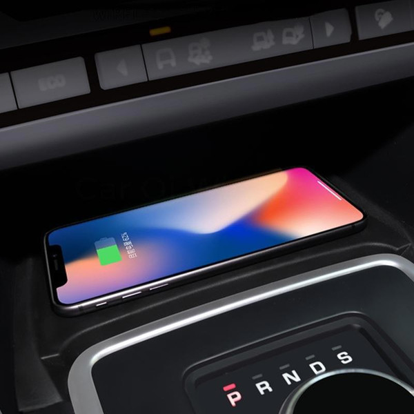 Free Shiping Manufacturer Provides Straightly Easy to install Perfect match QI Standard Land Rover Discovery Sport Wireless Charging