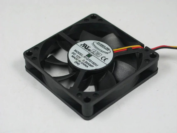 EVERFLOW R127015DU DC 12V 0.30A 3-wire 3-pin connector 70x70x15mm Server Square Cooling Fan