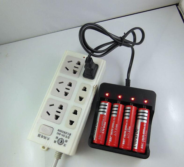 Lithium battery black four-slot lithium battery charger 4.2V 3.7V voltage for 26650 18650 battery charging