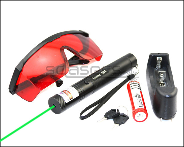 SDLasers GS3-0100 Adjustable Focus 532nm Green Laser Pointer With 1*18650 Li Battery & Charger & Goggles & 2*Safety Key Funny Pet stick