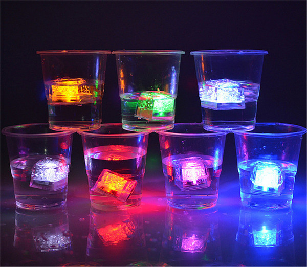 Delicate Flashing Ice Cube Gradient Color Slow Flash 7 Color Auto Changing Crystal Cube For Valentine's Day Party Wedding Festive Air