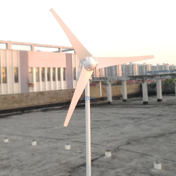 New 3 phase AC 12v 24v 800w Horizontal wind turbine generator with 12V 24V Auto wind controller for home use or streetlight