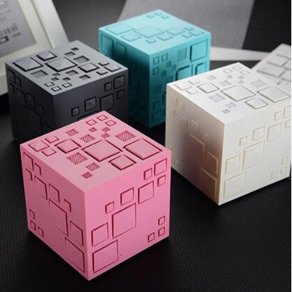 Qone Rubik's cube Bluetooth speaker creative colorful lights mobile phone subwoofer mini portable wireless small audio gifts