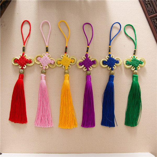 Chinese knot can not only be used as a gift to the person you love, to express a good wish; And it can be a pendant on something else.