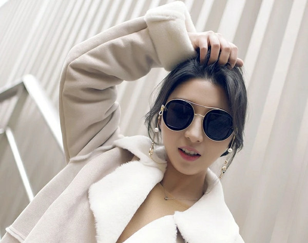 2019 exquisite design hollow glaze circle sunglasses chain neck sunglasses rope belt to prevent retro women