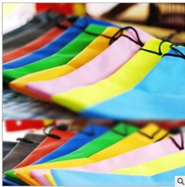 2017 new  18*9cm Wholesale hot waterproof sunglasses pouch soft eyeglasses bag glasses case many colors mixed 18*9cm