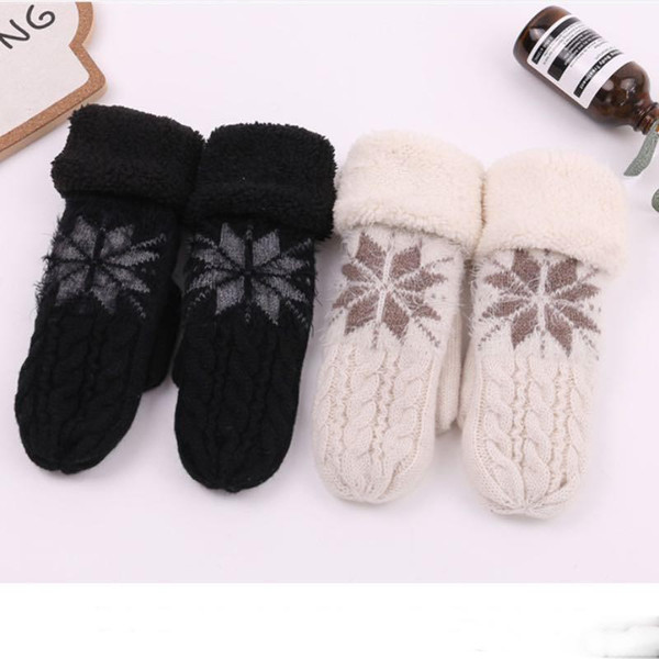 2018 New Ladies Warm Knitted Gloves Snowflake Thickened Crochet Mittens Black And White Unisex Design Adult Size 130g/pairs