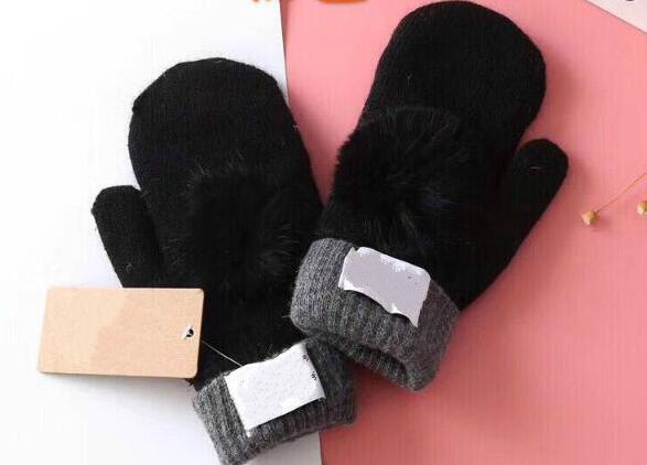 2018 New High Quality Woman Glovess European Fashion Designer Warm Glove Drive Out Of Sports Mitten Brand Gloves Multi-style Optional